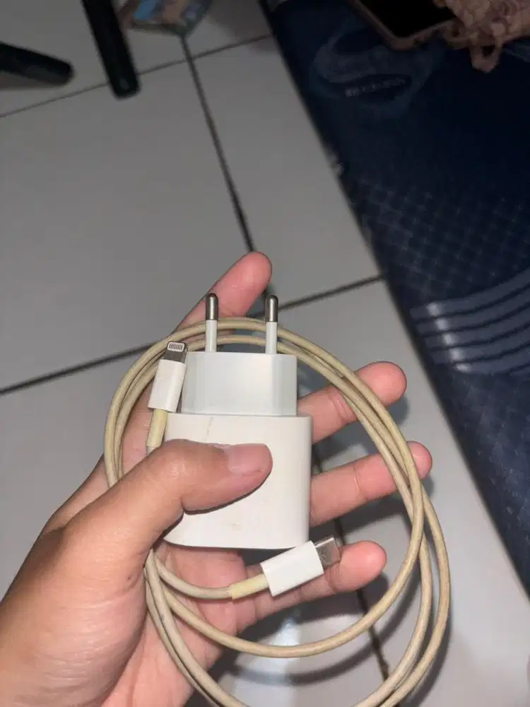 CHARGER IPHONE USB-C to LIGHTNING 20W