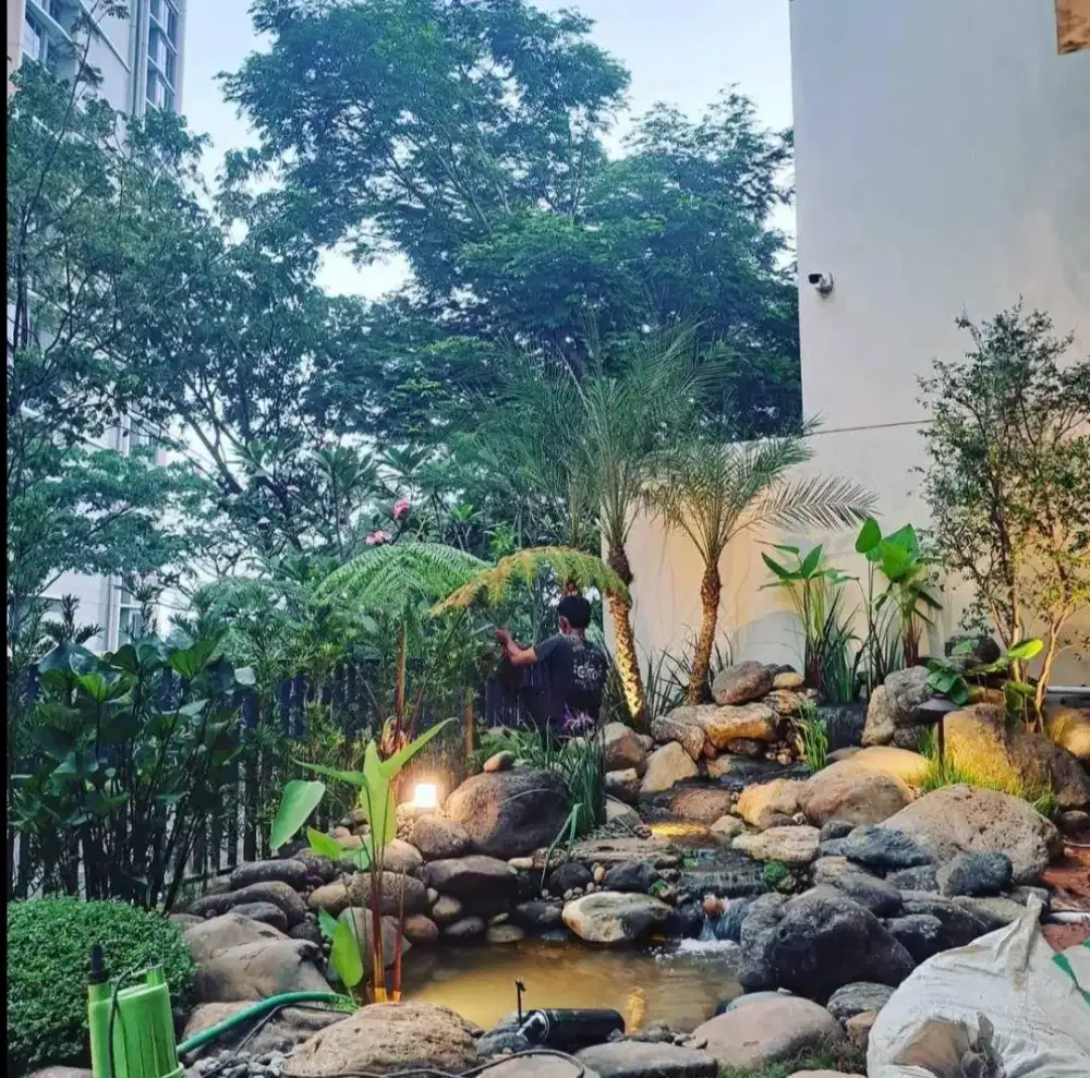 Kolam relief nuansa alam