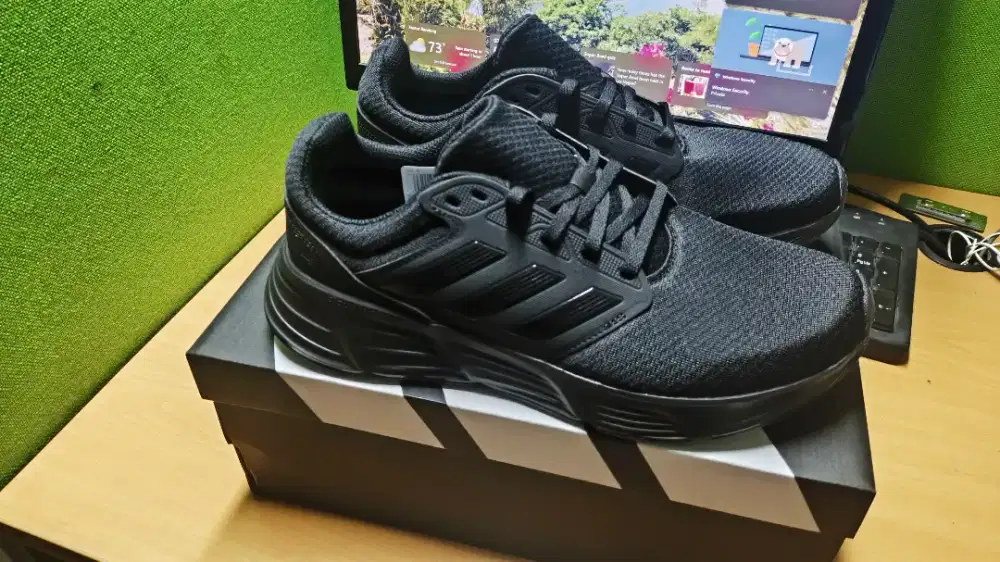 BRAND NEW SEPATU RUNNING ADIDAS GALAXY M FULL BLACK ORIGINAL