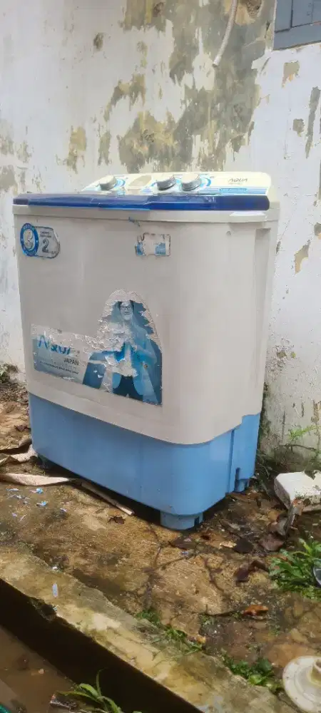 Mesin cuci Aqua 8kg 2 tabung