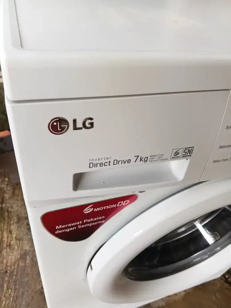 Mesin cuci front loading merk LG inverter
