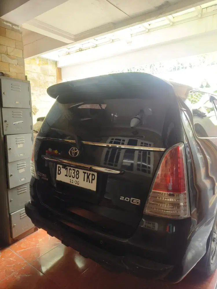 Toyota Kijang Innova 2010 Bensin