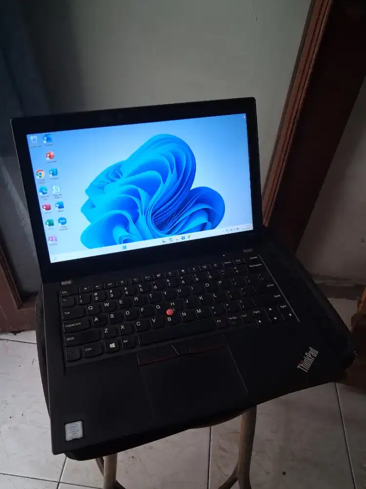 Lenovo THINKPAD x280 Core i7 gen 8 siap pakai