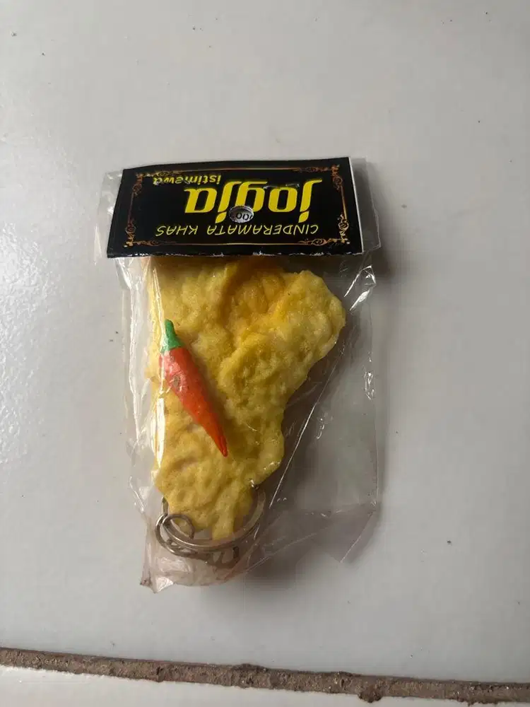 Gratis gantungan kunci rumah, motif Tempe dan cabe