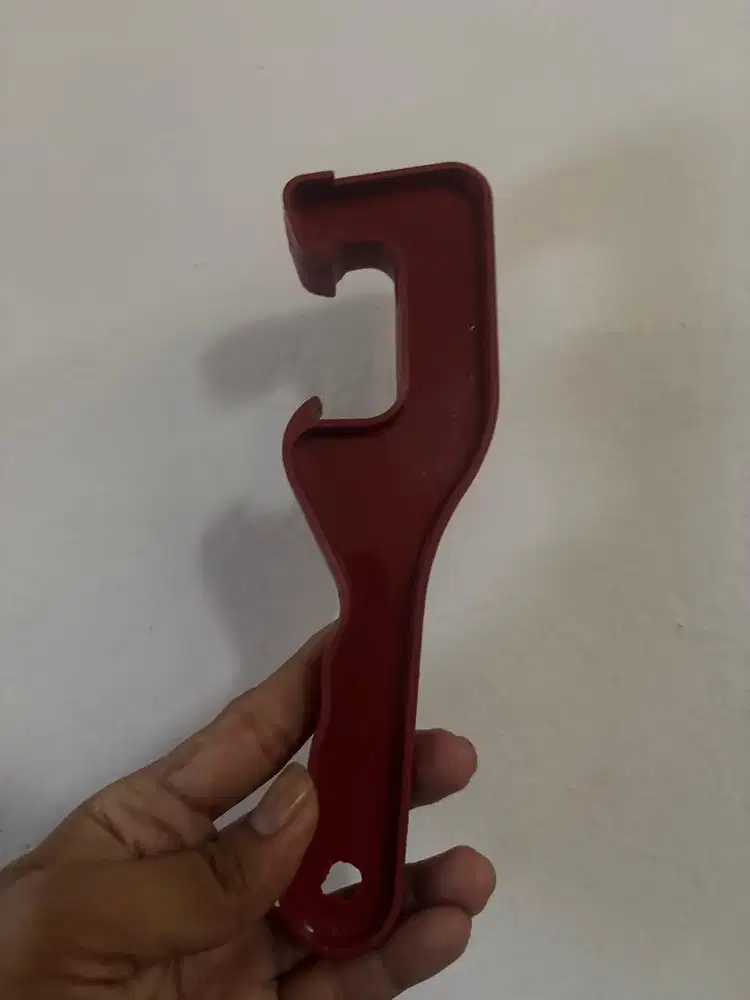 Gratis pembuka galon Aqua, tidak melukai tangan