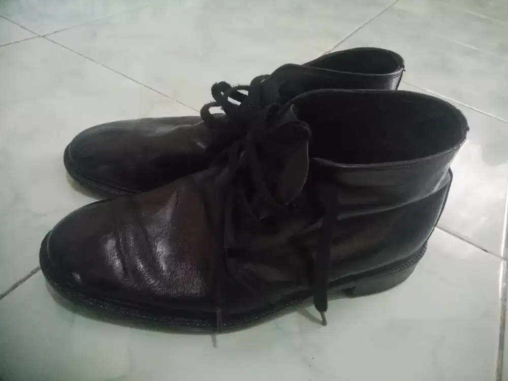SEPATU KULIT ASLI KUAT TANGGUH UK. 40
