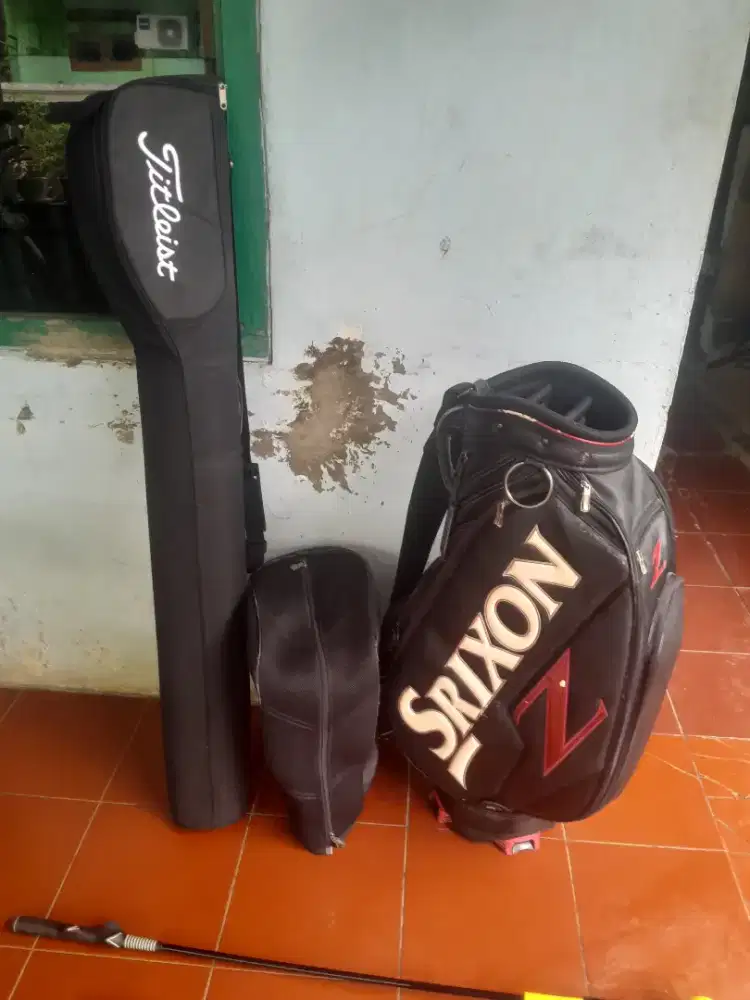 Jual cepet tas golf dan stikgolf masih bagus lokasi pasar minggu jaks
