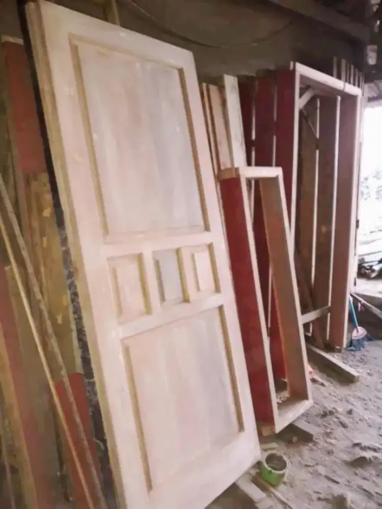 mebel kusen pintu jendela bahan kayu bekas berkualitas
