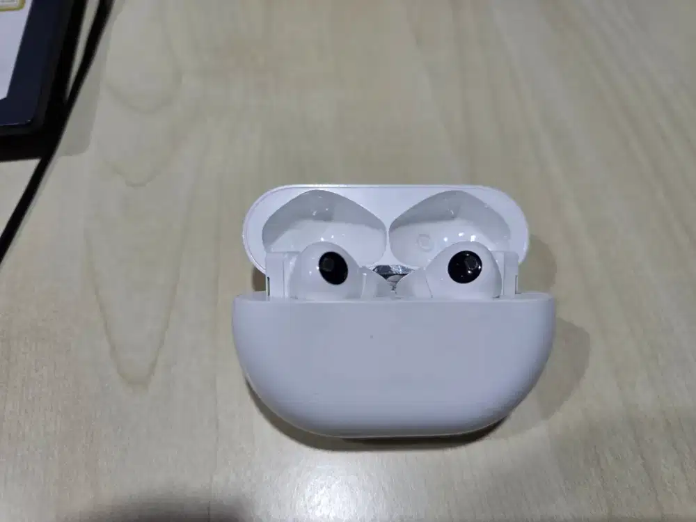 TWS Huawei Freebuds Pro (generasi 1)