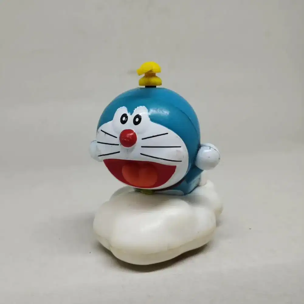 Figure doraemon awan