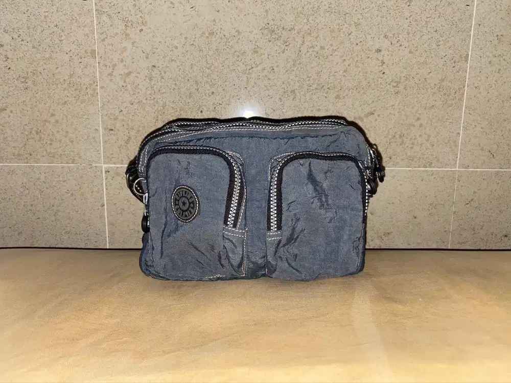 tas sling bag slempang brand Kipling original LIKE NEW istimewa