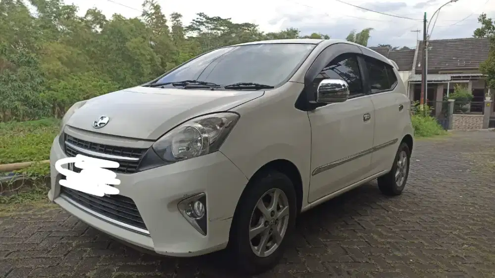 Toyota agya putih 2016
