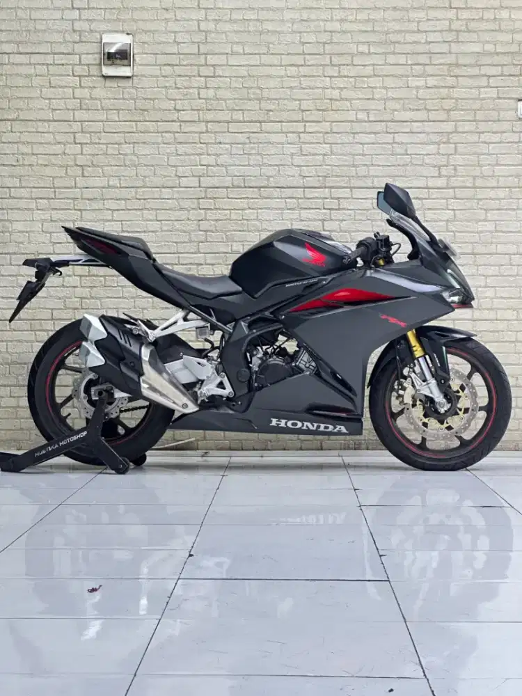 ODO 8RB‼️Honda CBR 250RR ABS 2017 Matte Black Simpanan - Dava Mustika