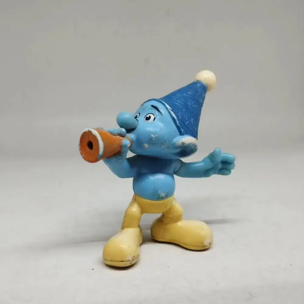 Figure smurf topi biru