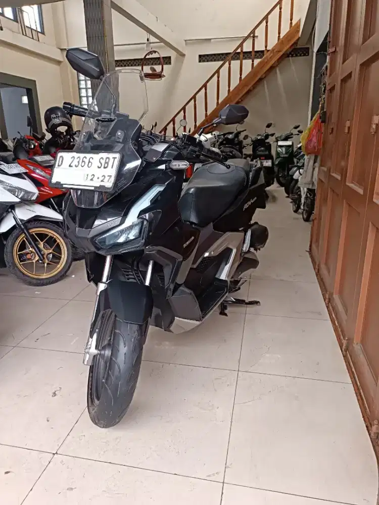 HONDA ADV 160 CBS TAHUN 2022 HITAM GLOSSY
