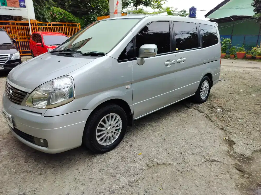 Nissan Serena hws 2009 akhir apik dan terawat