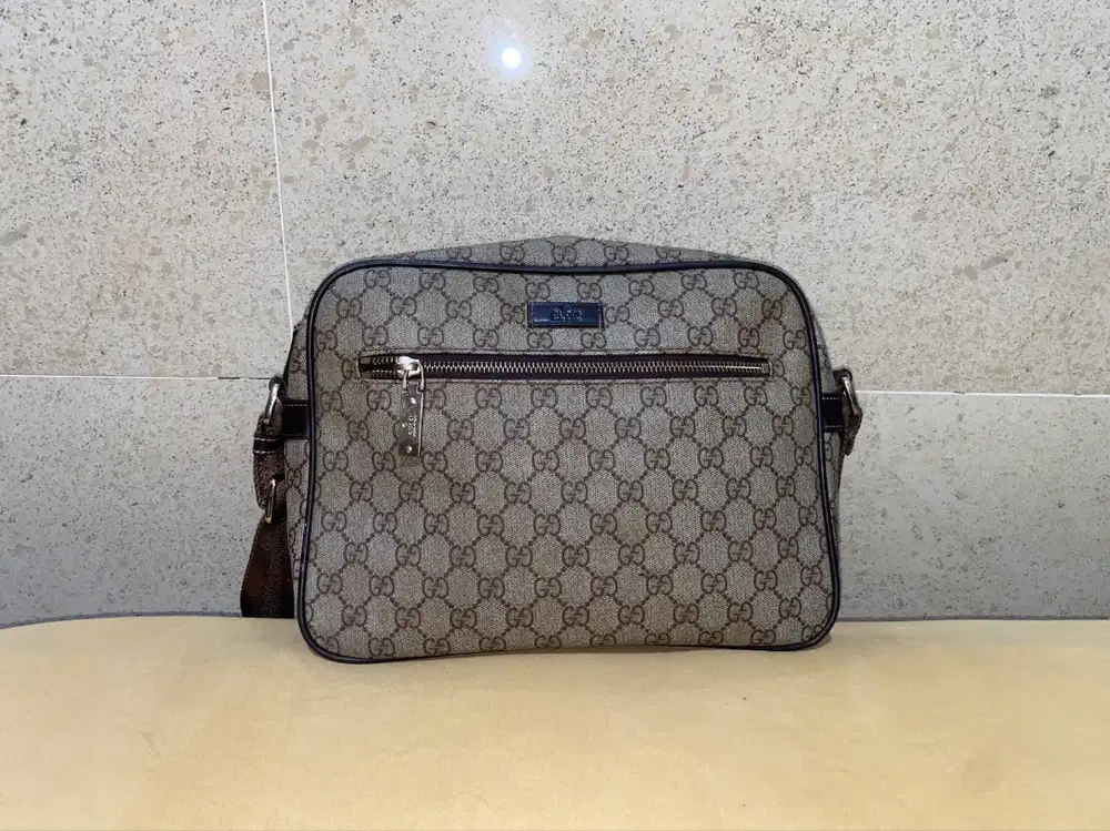 tas sling bag slempang brand Gucci signature LIKE NEW preloved