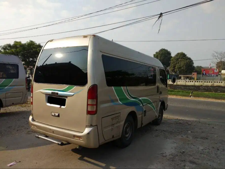 COLT DIESEL FE 71 BC (4x2) M/T