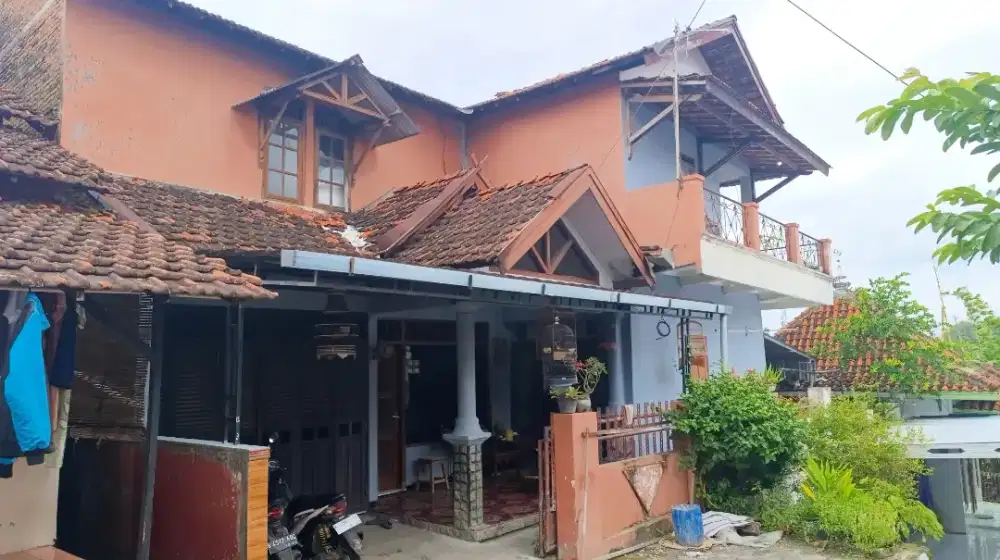 Dijual rumah bagus siap pakai.