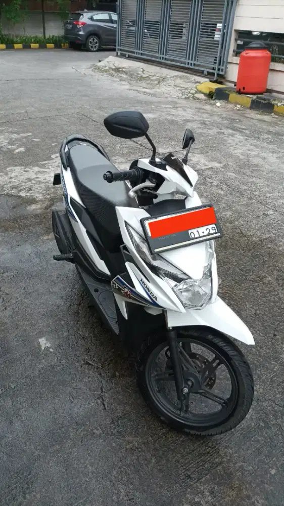 Honda beat 2018 Esp CW putih  km baru 1 rban, seperti baru