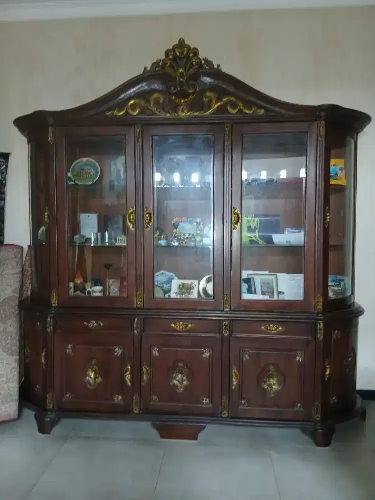 Lemari Hias Kayu Jati