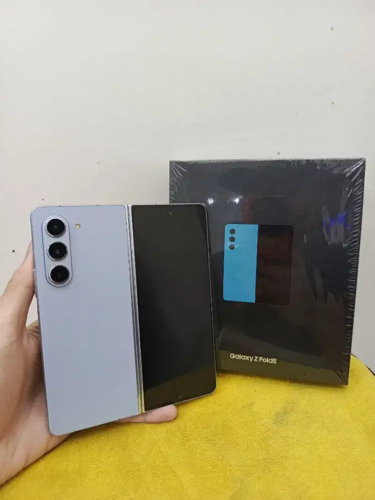 Samsung Z Fold 5 5G 12/256 Mulus seperti baru, Resmi Sein, Nominus