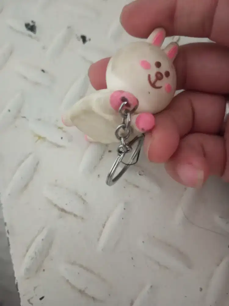 Penyangga hp dan gantungan kunci