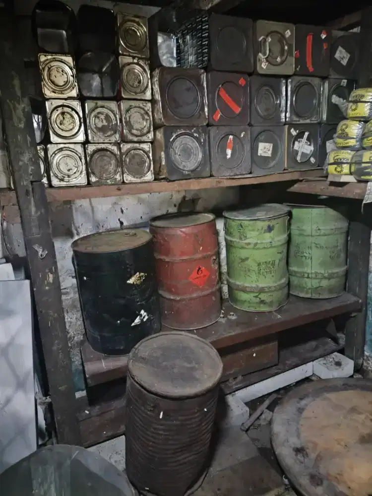 Dijual satuan/borongan drum besi 60L 5 pcs dan kaleng-kaleng