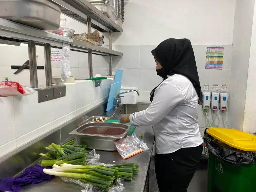 NYAMBI FREELANCE DISHWASHER & CLEANER DI GRUP RESTO ALL YOU CAN EAT