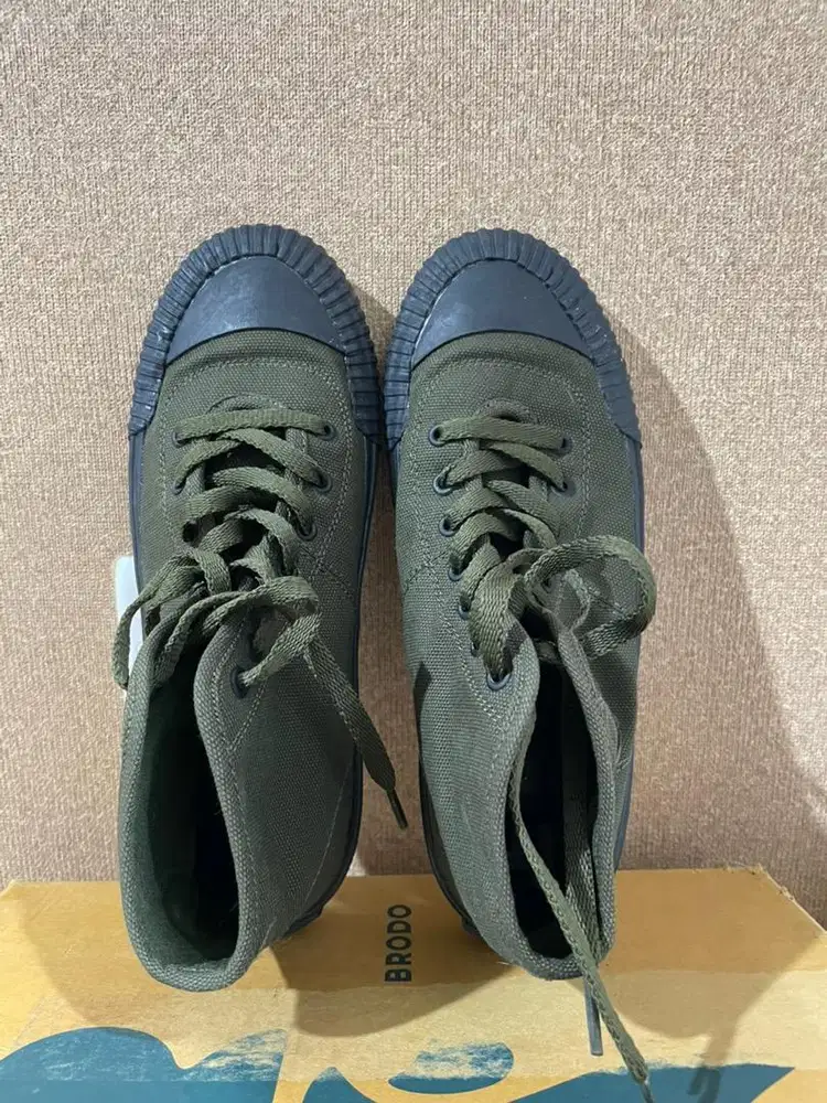 Sneakers Brodi Vulcan Hi Olive