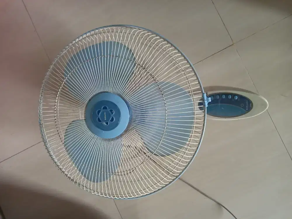 Di jual kipas anggin dindingmerek Miyako jarang di pakai murah meriah