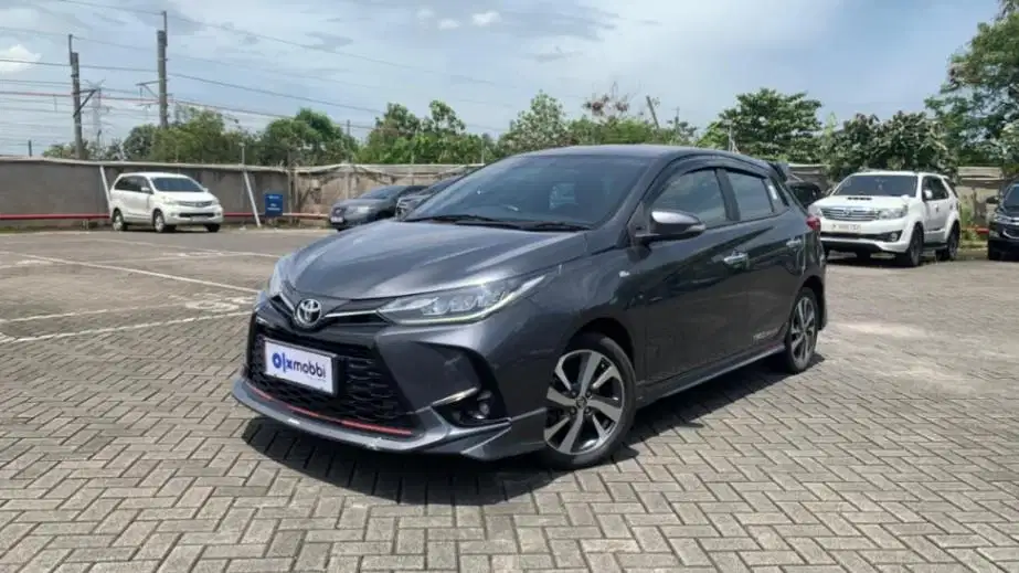 LOW DP Toyota Yaris 1.5 S Bensin-AT 2021 KZD
