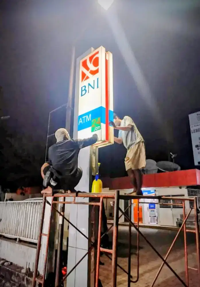 Di butuhkan staff cleaning service ruang atm