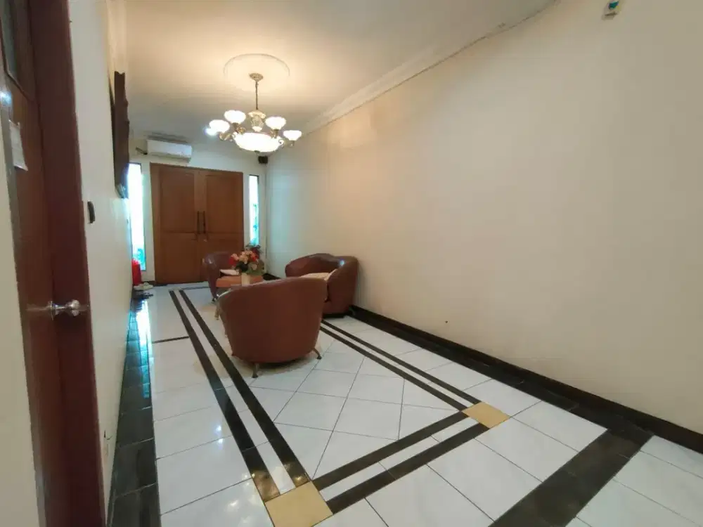 Luxury Home 3 Lantai Area Walet Permai PIK Jakarta Utara Dekat Sekolah SIS