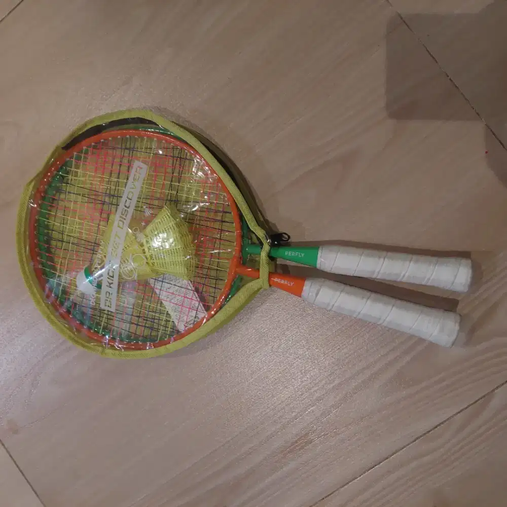 Raket bulutangkis anak