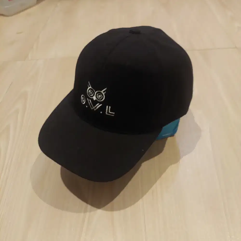 Topi hitam owl bagus