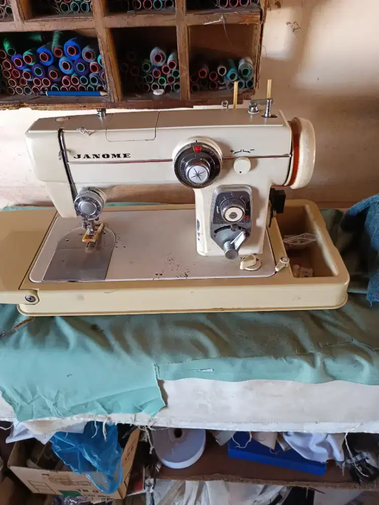 Dijual mesin janome 680