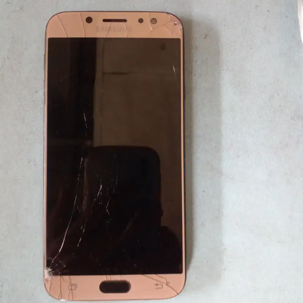 Dijual hp samsung J7 Pro