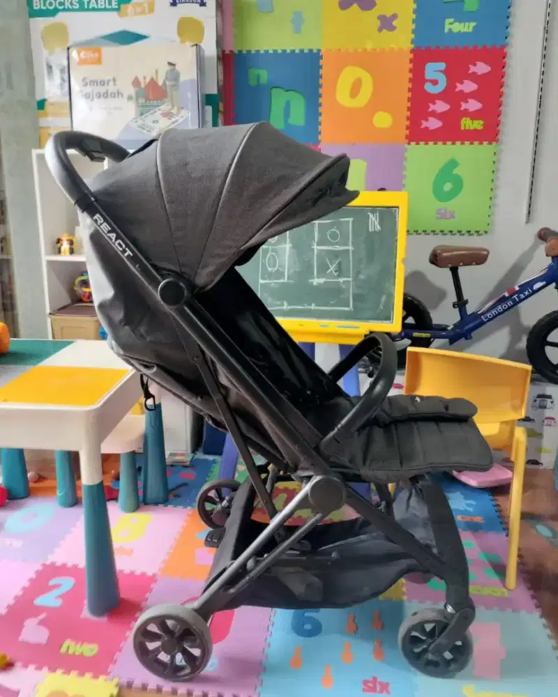 cocolatte React Stroller Luxury Autofold