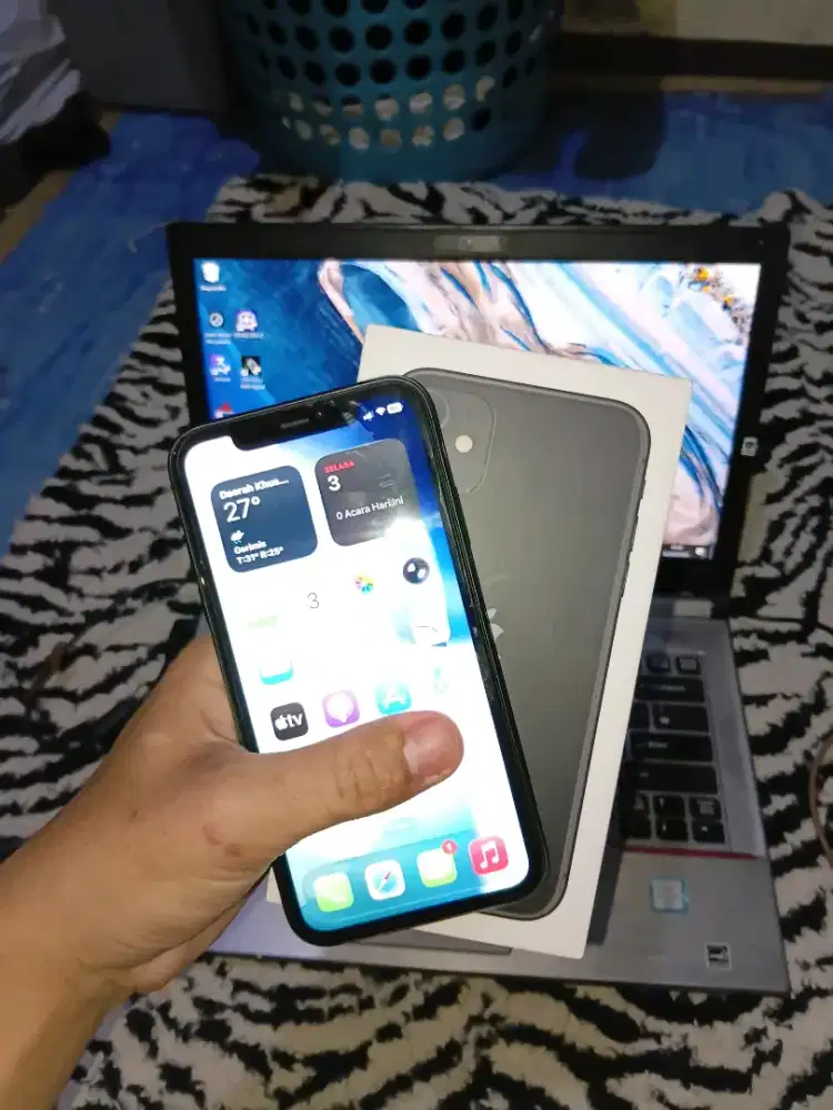 jual cepat iPhone 11 iBox 64 gb