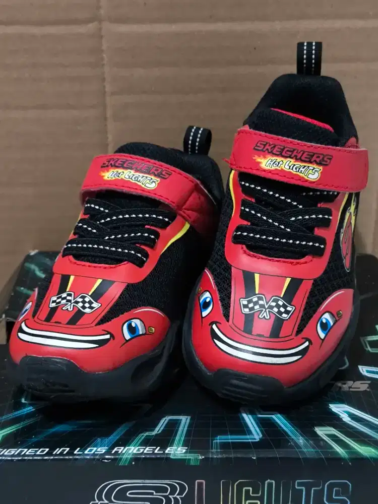 Sepatu anak scachers original