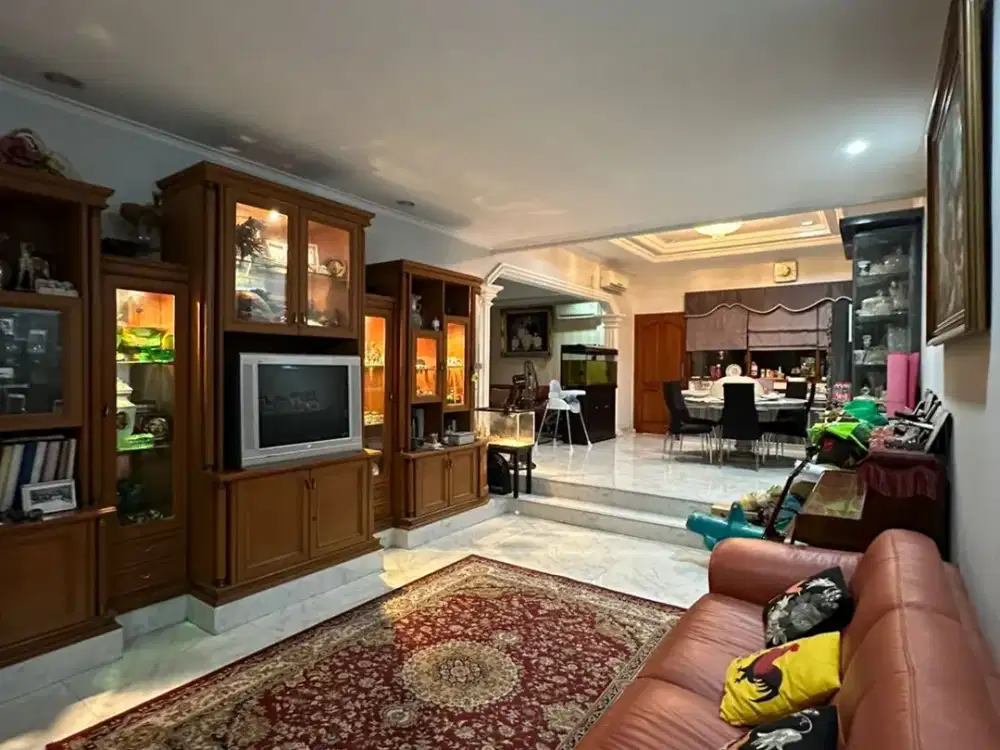 Rumah Strategis Pulomas Hook SHM, Tanah Luas 465 m² – Harga Nego!