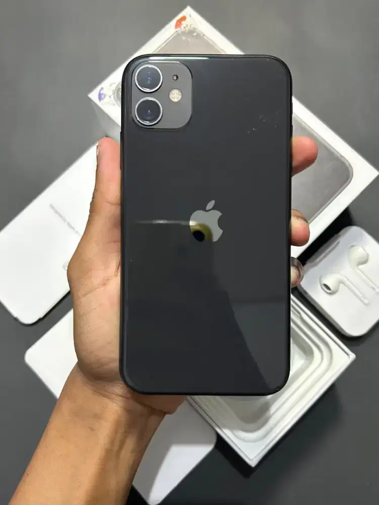 iPhone 11 black