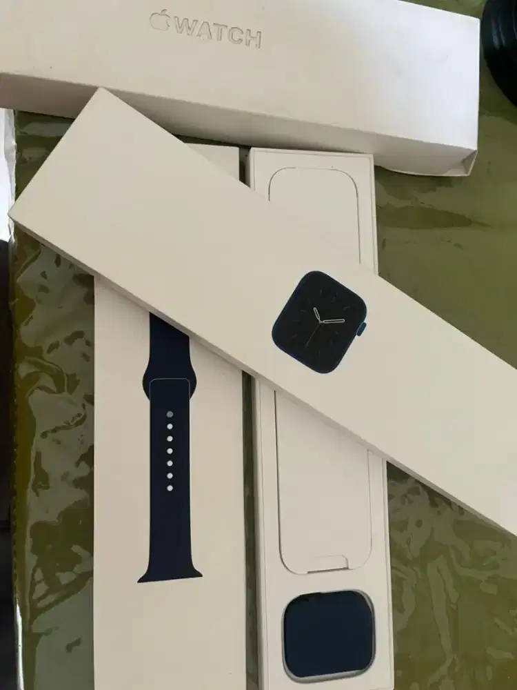 Iwatch watch form apple