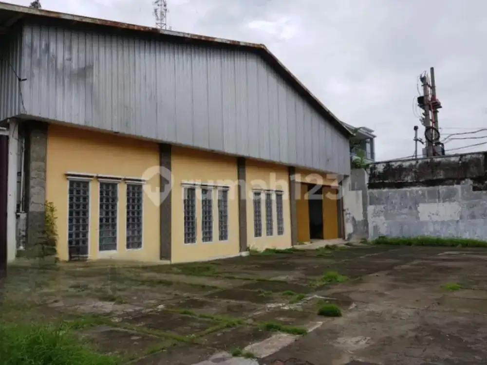 Dijual Tanah bonus bangunan Zona Kuning Lokasi Strategis Laweyan,Solo Luas 2498m2