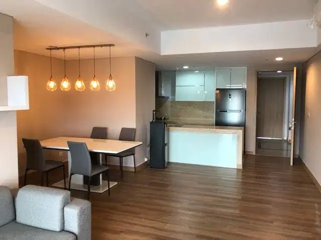 Holland Village Lantai Sedang Furnished