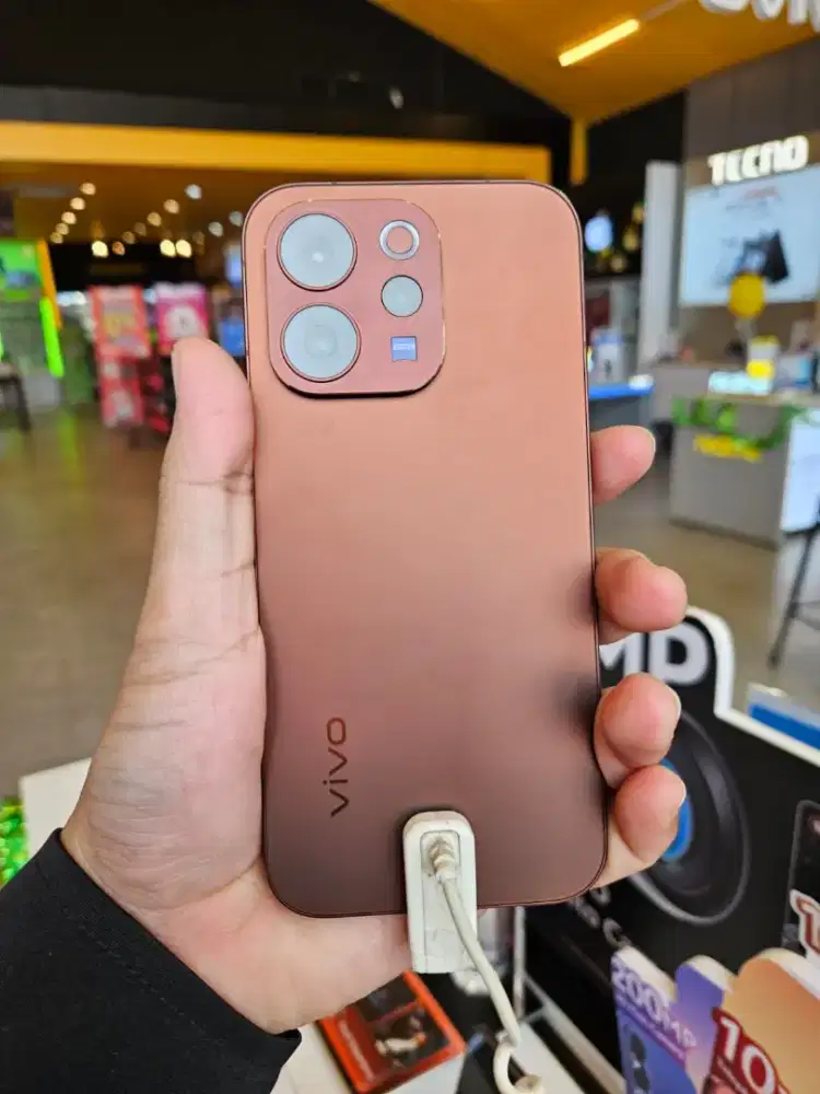 PRE-ORDER VIVO V70 SERIESSS