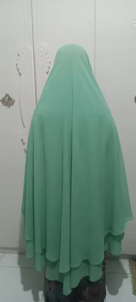 Preloved hijab syar'i