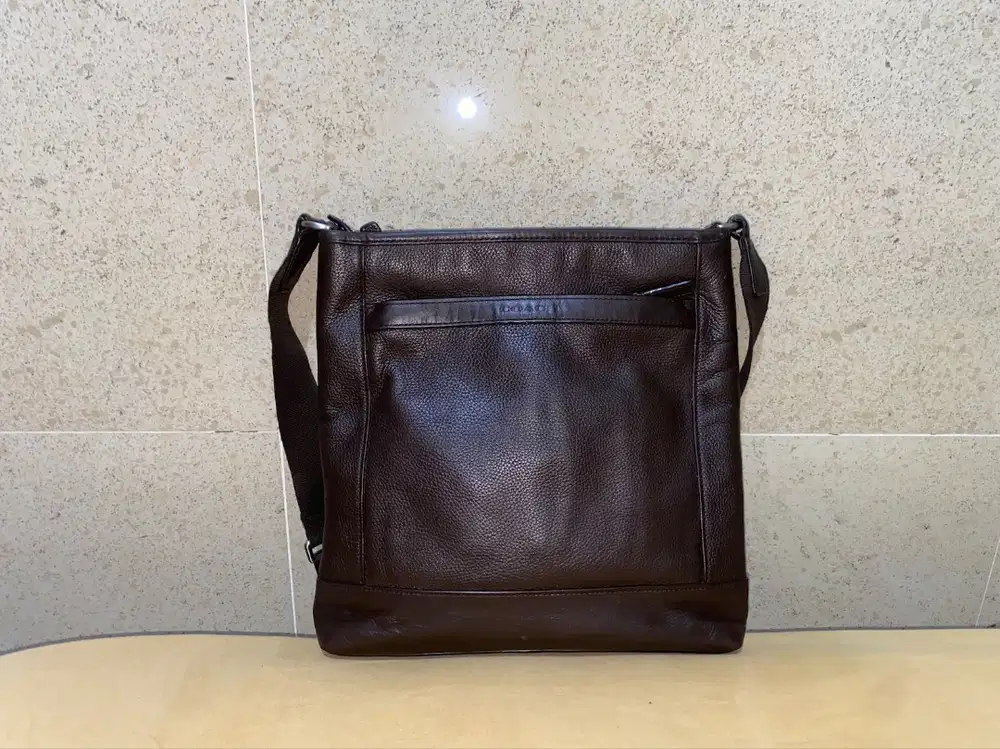 tas kulit sling bag slempang brand Coach original - coklat LIKE NEW PL