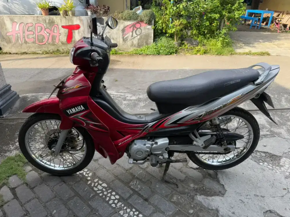 Jupiter Burhan THN 2006 plat AB Bantul